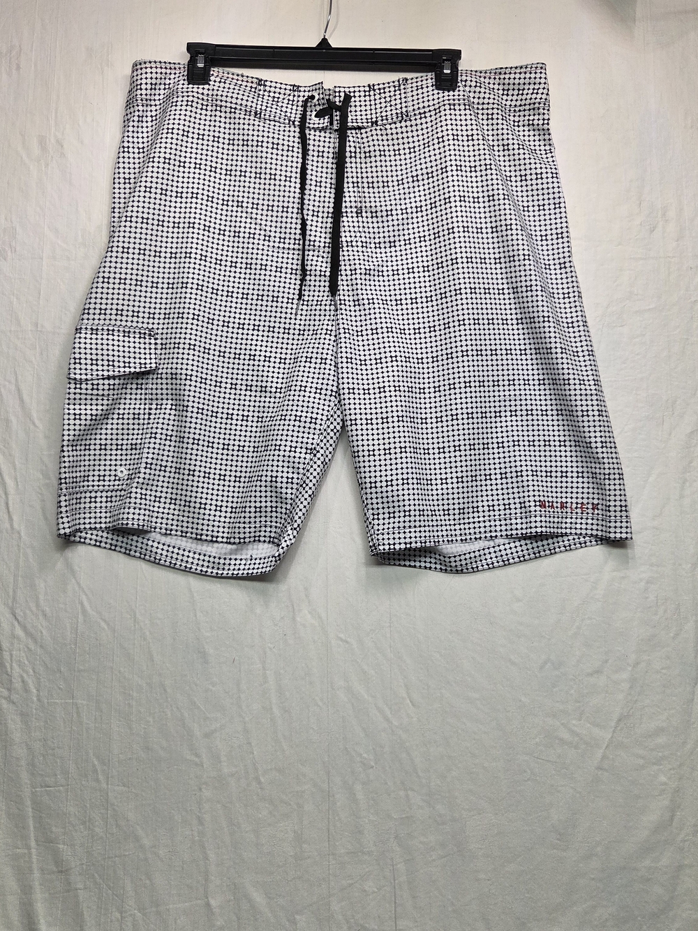 Bob Marley Men's White Grid Swim Board Shorts with Black Drawstring.    Size 42.
